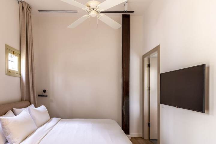 Room 19 of 44