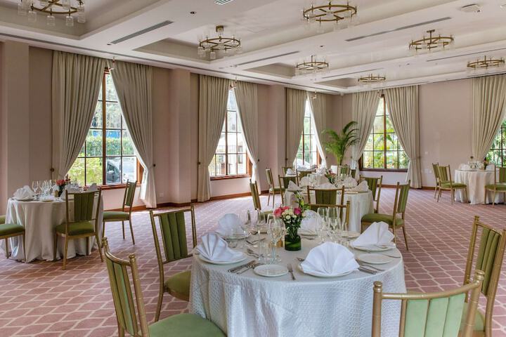 Ballroom/Hall 37 of 45
