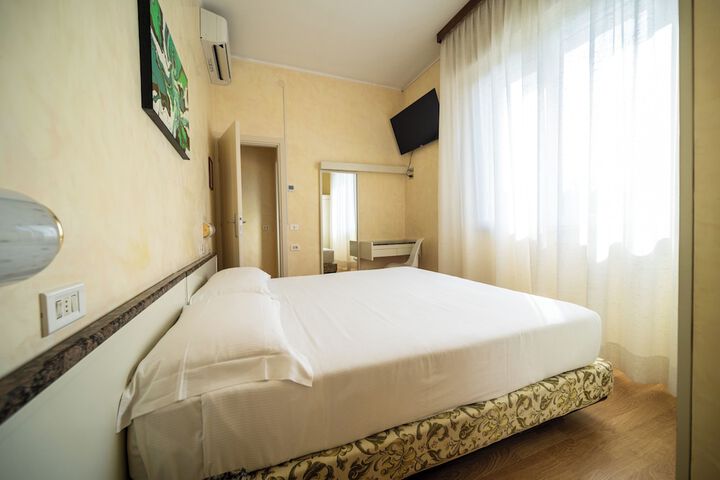 Room 40 of 93