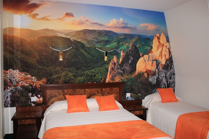 Room 2 of 55