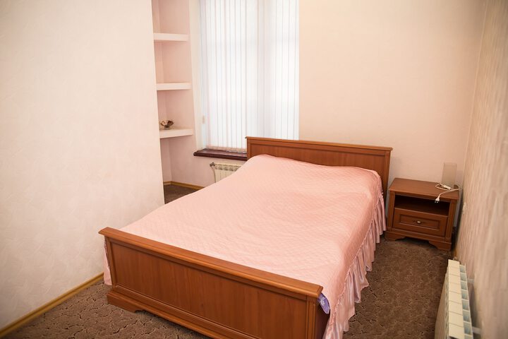 Room 11 of 40