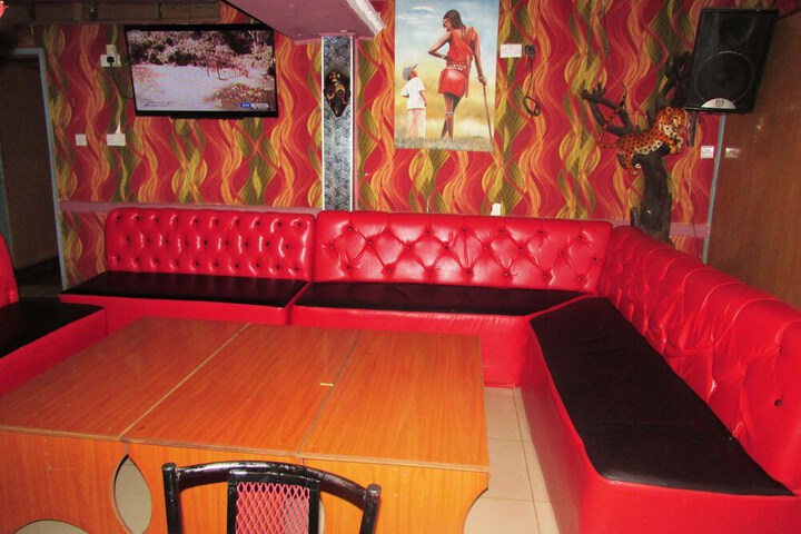 Lounge 21 of 29