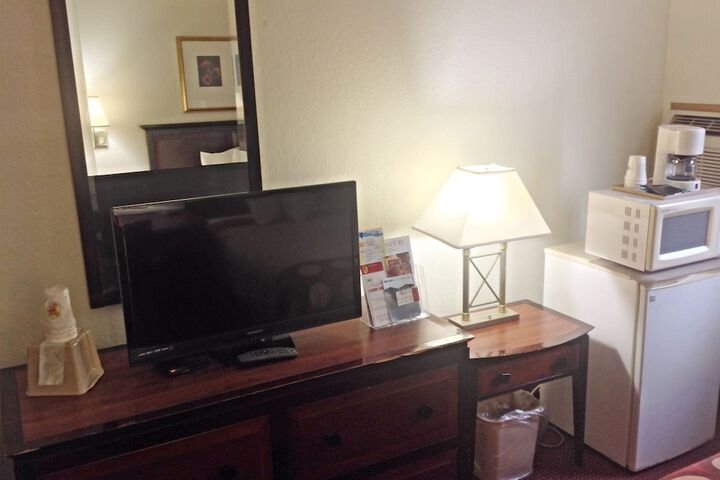 2 Double Beds (4 of 8)