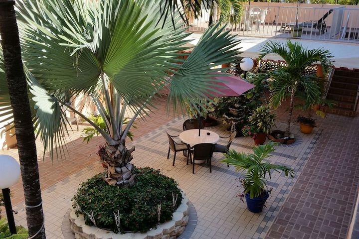 Hotel Exterior 38 of 48