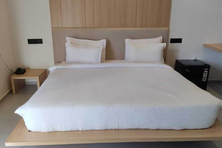 Room 5 of 72