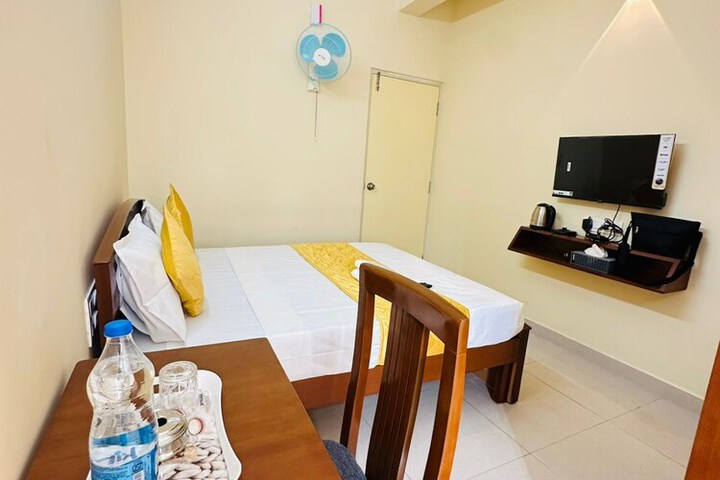 Room 12 of 24