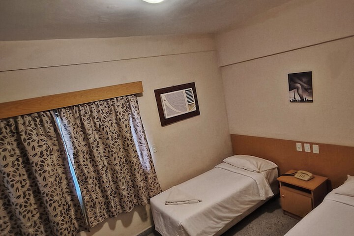 Room 8 of 37