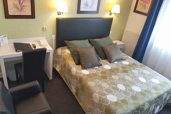 Room 15 of 70