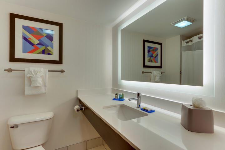 2 Queen Beds Leisure (9 of 17)
