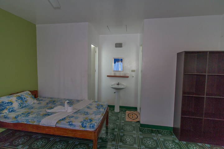 Room 50 of 210