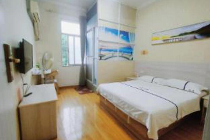 Room 4 of 6