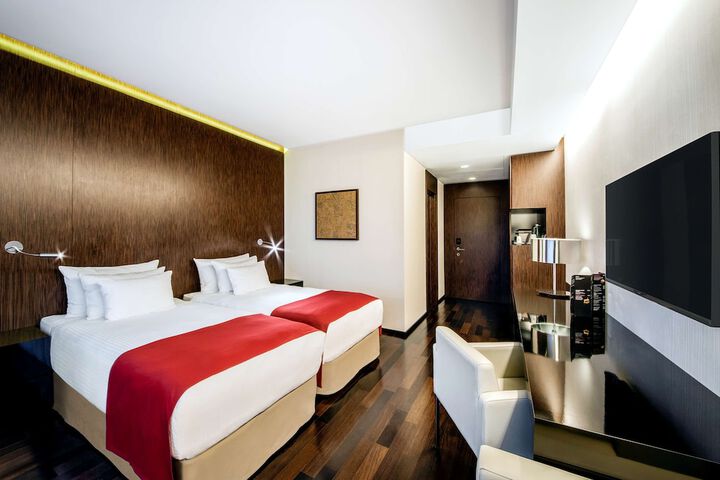 Room 5 of 63