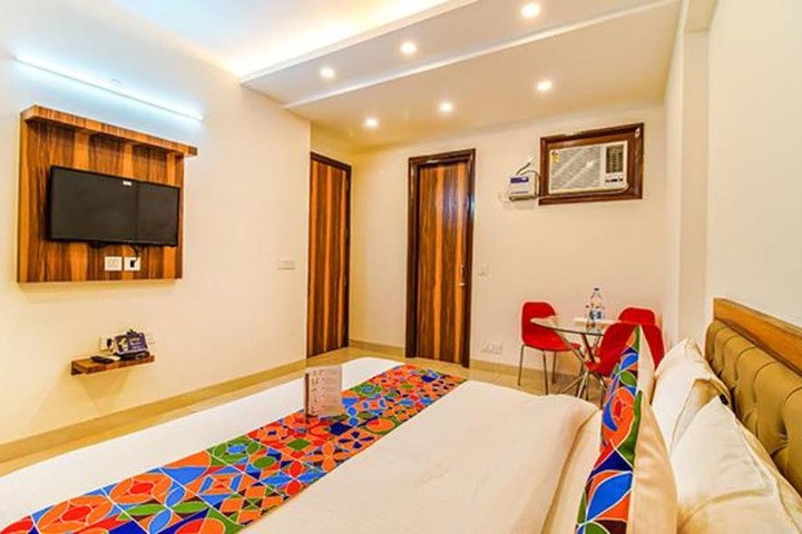Room 17 of 24