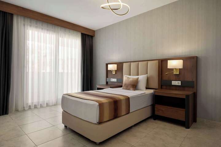 Room 33 of 69