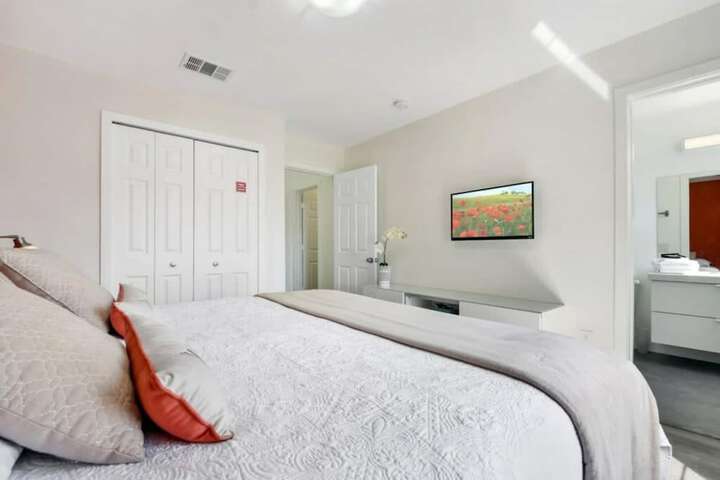 Room 25 of 79