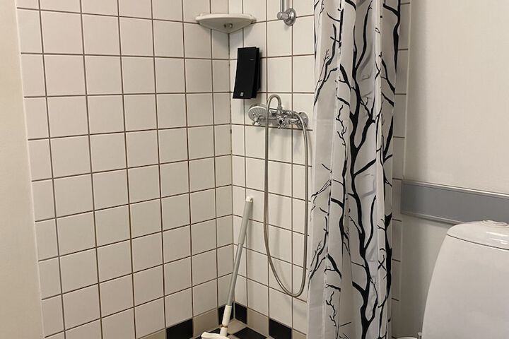 Room 162 of 214