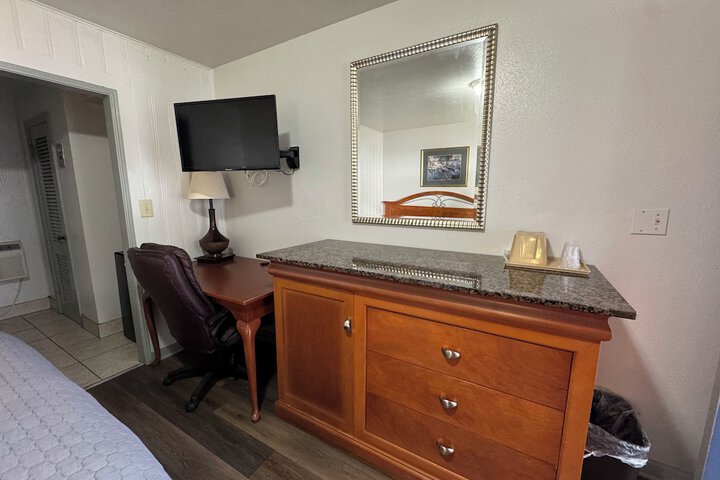 Deluxe Double Room (5 of 12)
