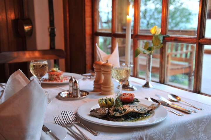 Dining 48 of 67