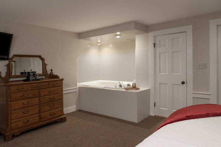 Room 34 of 86
