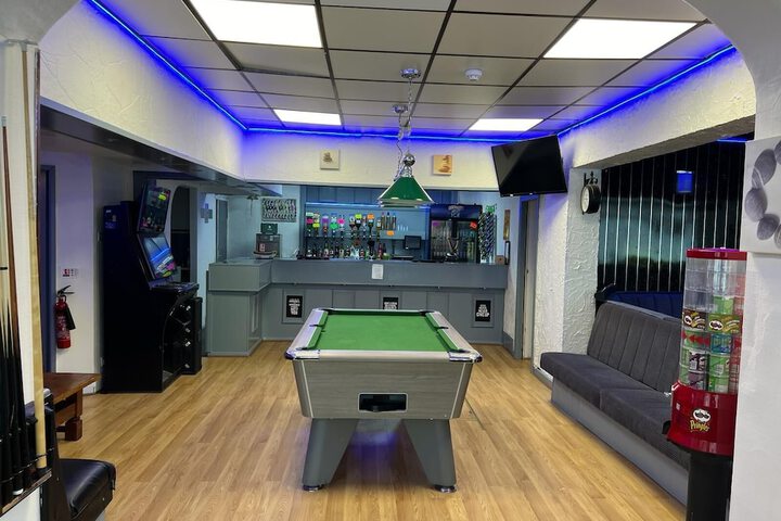 Lounge 97 of 106