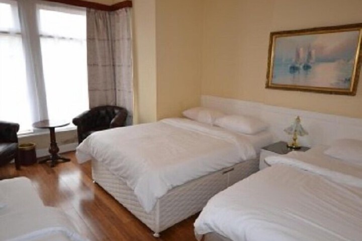 Room 6 of 29