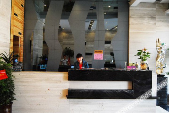 Wonder Hotel (Changsha Central South University Metro Station)