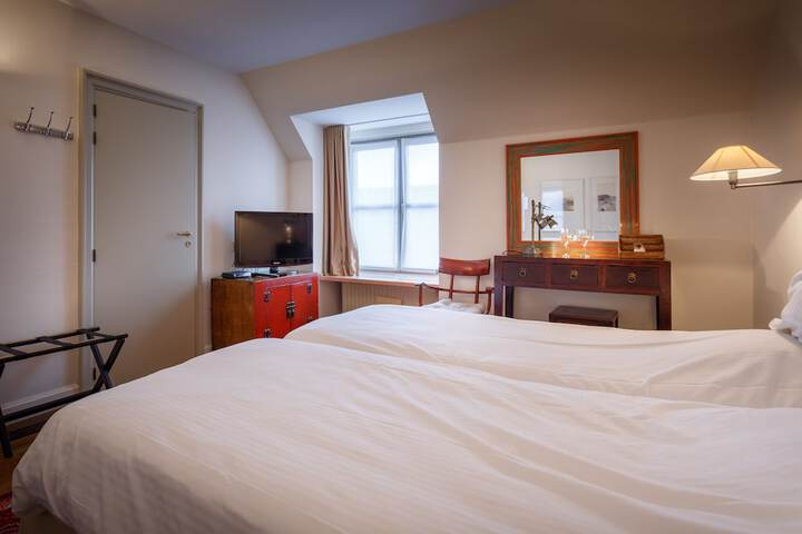 Room 7 of 26