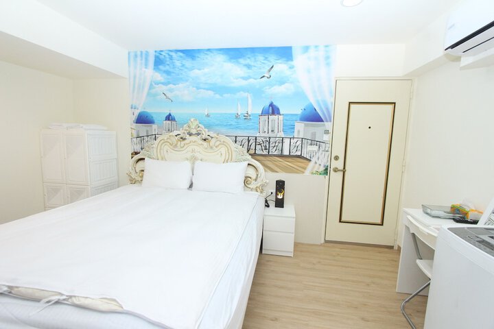 Room 130 of 246