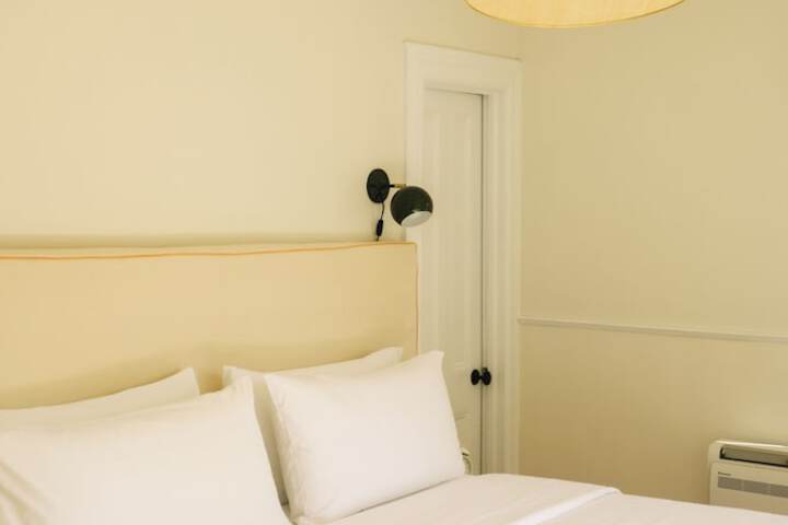 Room 8 of 43
