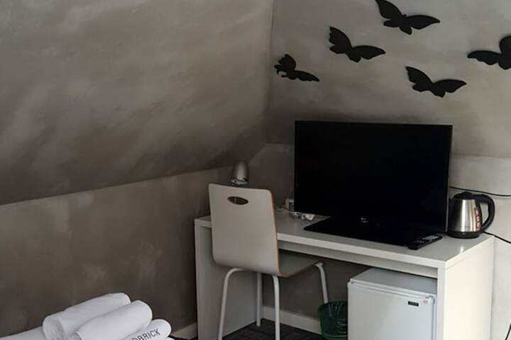 Room 42 of 69