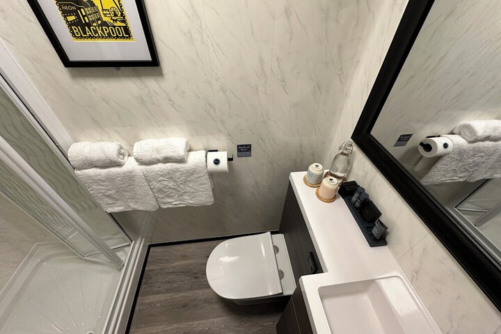 Room 18 of 31