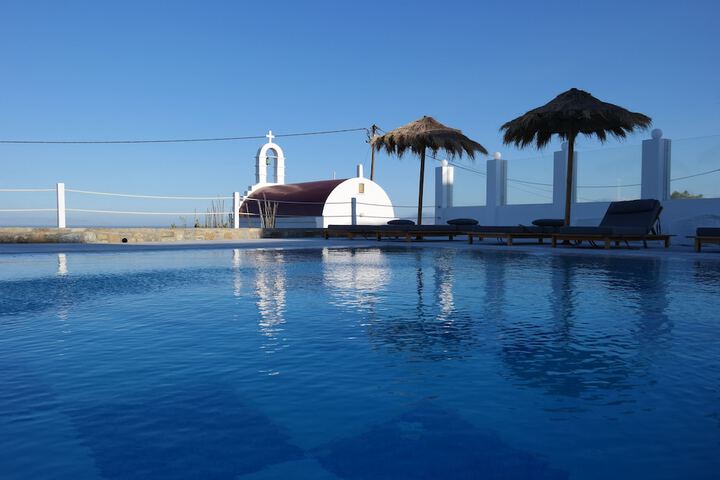 Hotel Pool