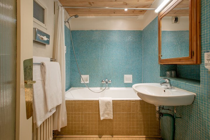 Room 32 of 56