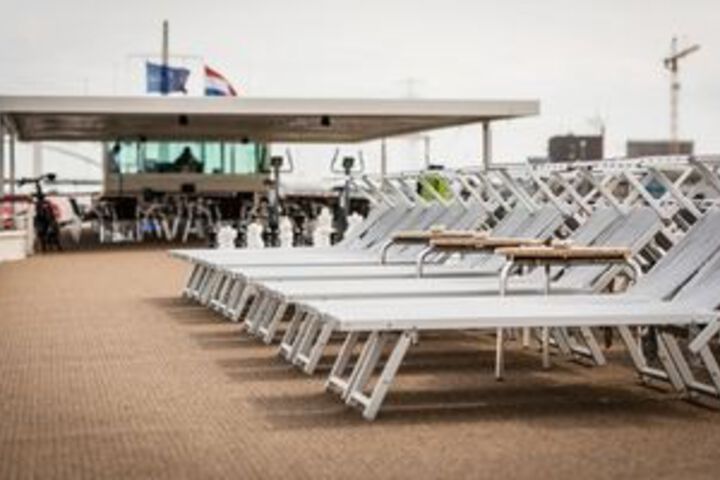 Sundeck 49 of 52
