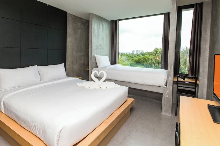 Room 6 of 26