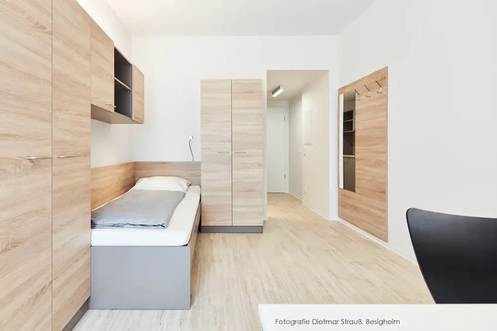 Room 2 of 3
