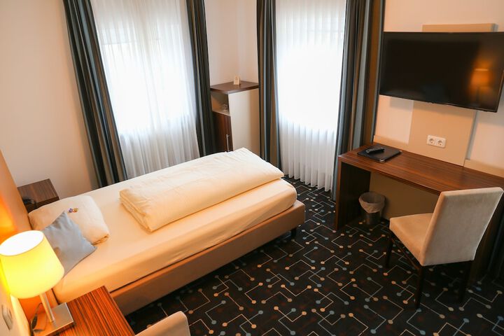 Room 7 of 47
