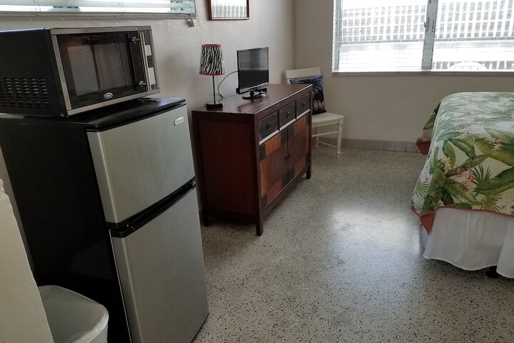 Room 4 of 218