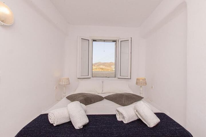 Room 3 of 9