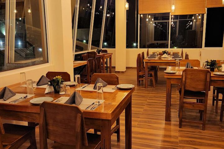 Dining 54 of 74