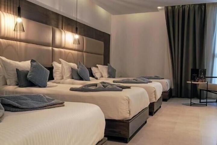 Room 16 of 27
