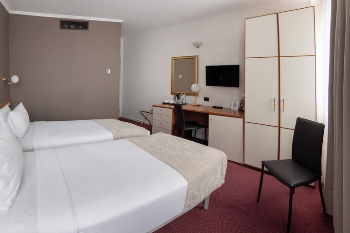 Room 34 of 129