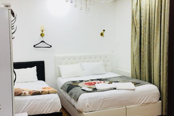 Room 16 of 30