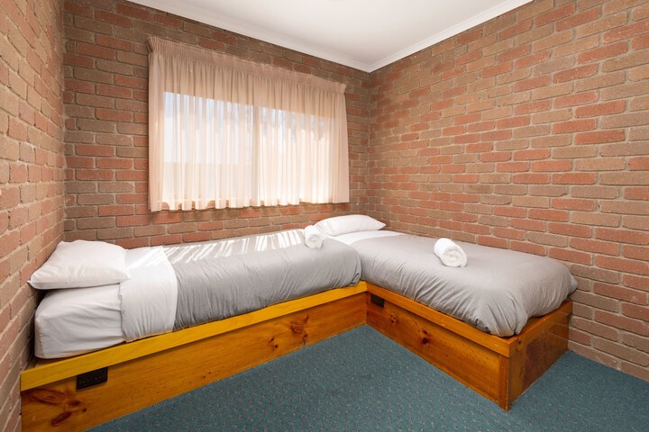 Room 5 of 29