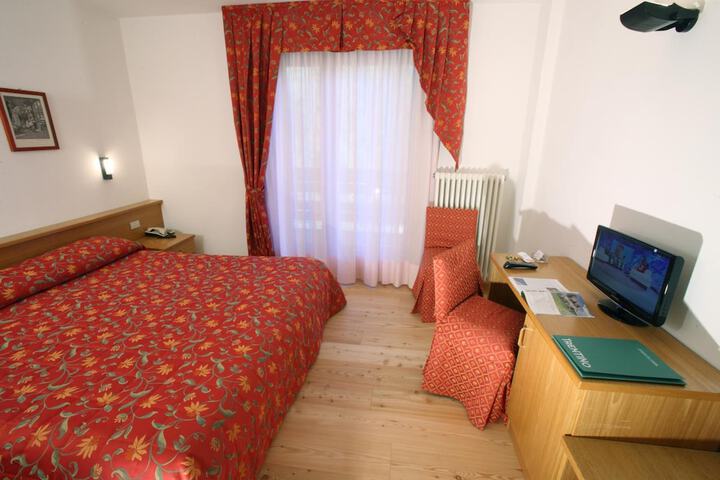 Room 15 of 51