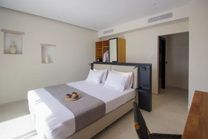 Room 52 of 186