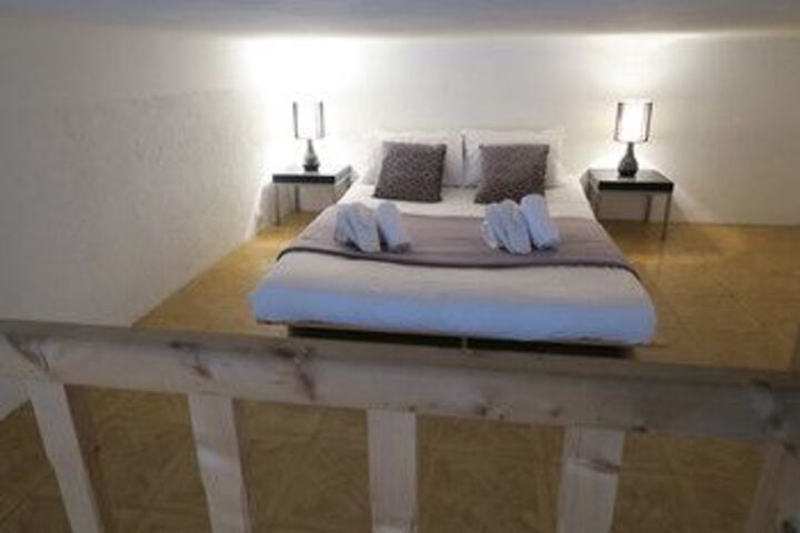 Room 7 of 19