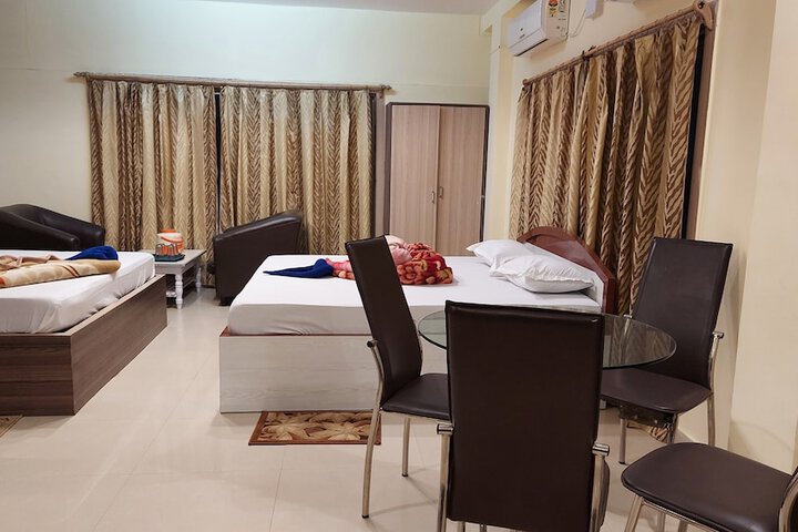 Room 7 of 16