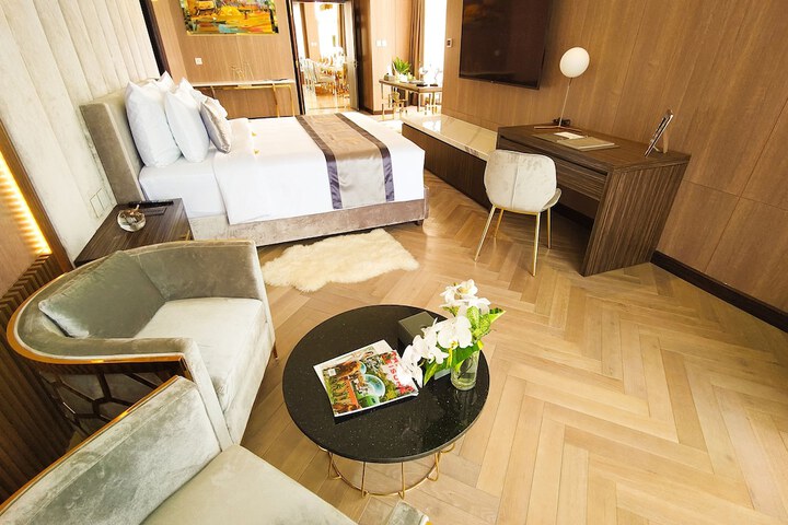 Room 2 of 60