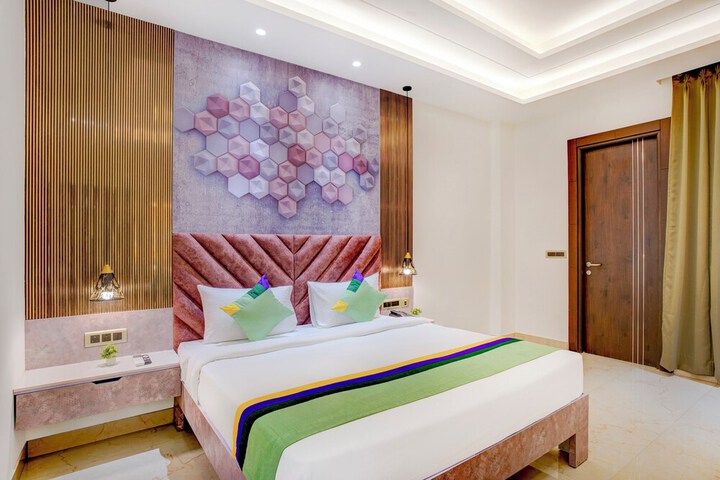 Room 21 of 38